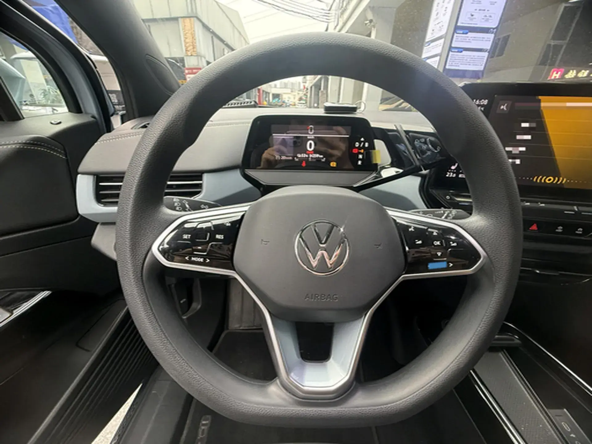 2022 VOLKSWAGEN ID.4 thumbnail 3