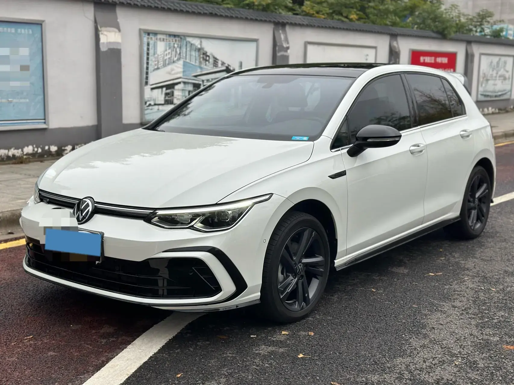 2023 VOLKSWAGEN GOLF view 1