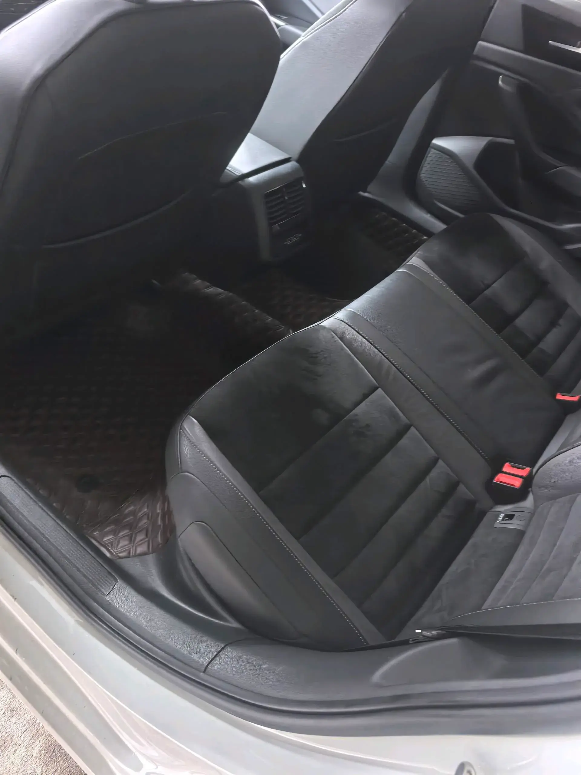 2021 VOLKSWAGEN SAGITAR thumbnail 4