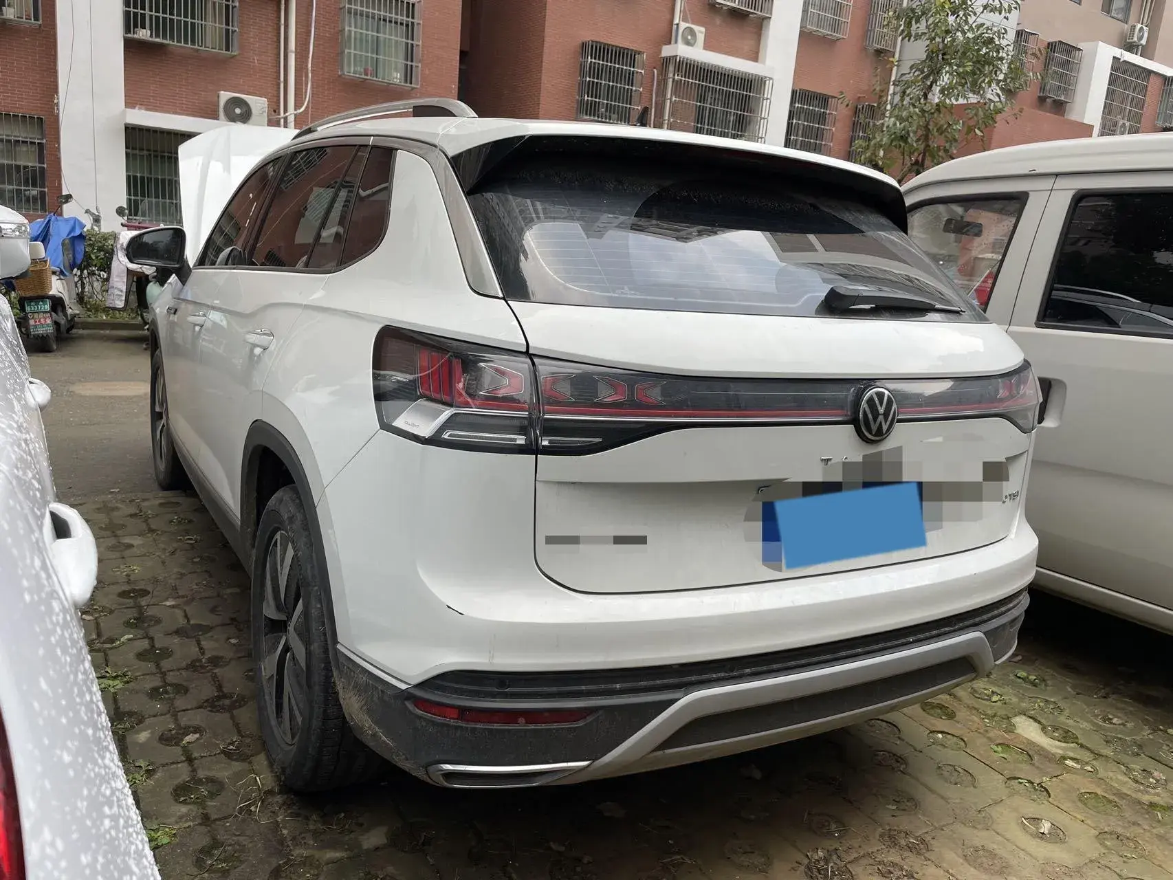 2023 VOLKSWAGEN TAYRON thumbnail 4