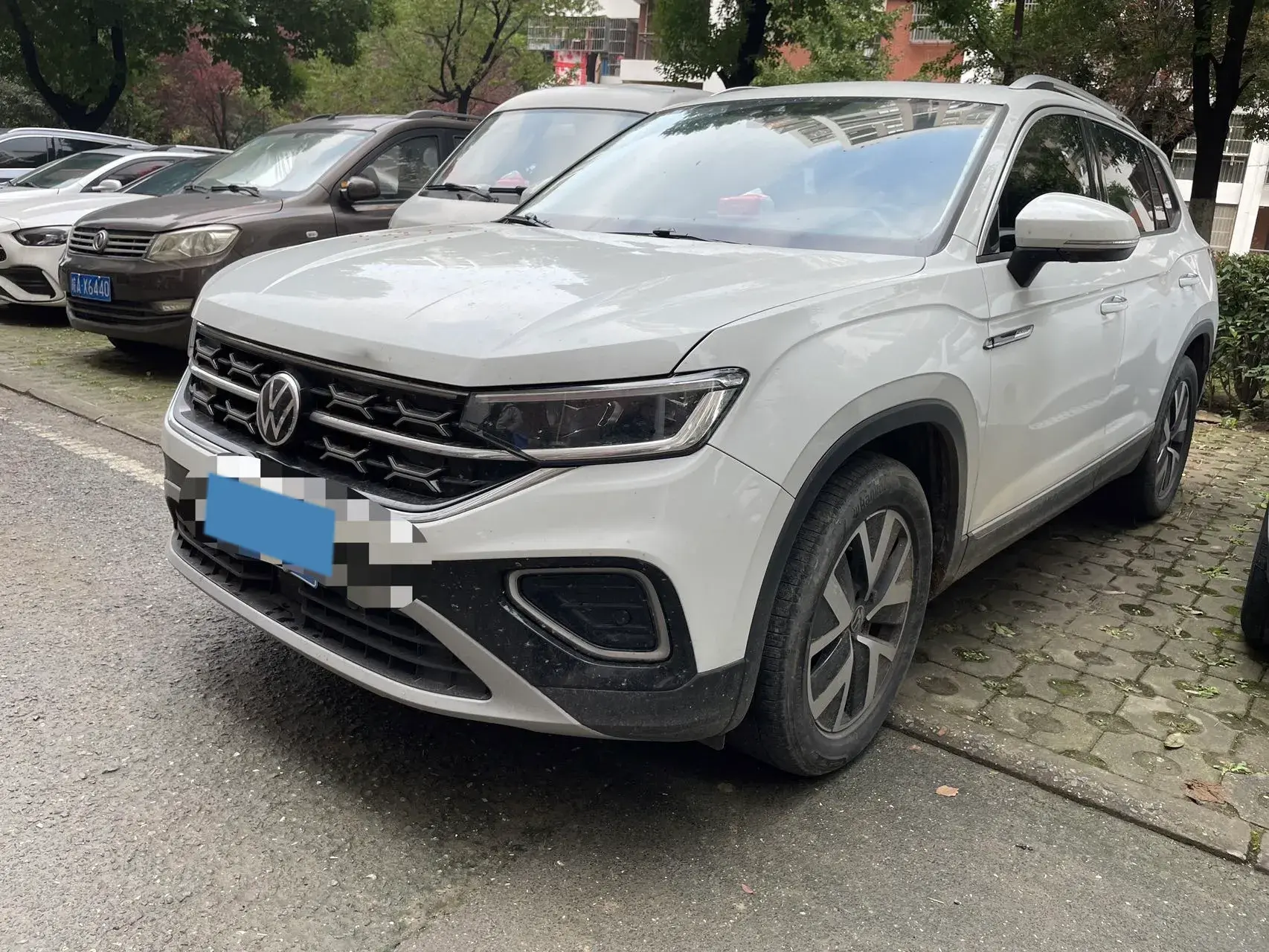 2023 VOLKSWAGEN TAYRON view 1