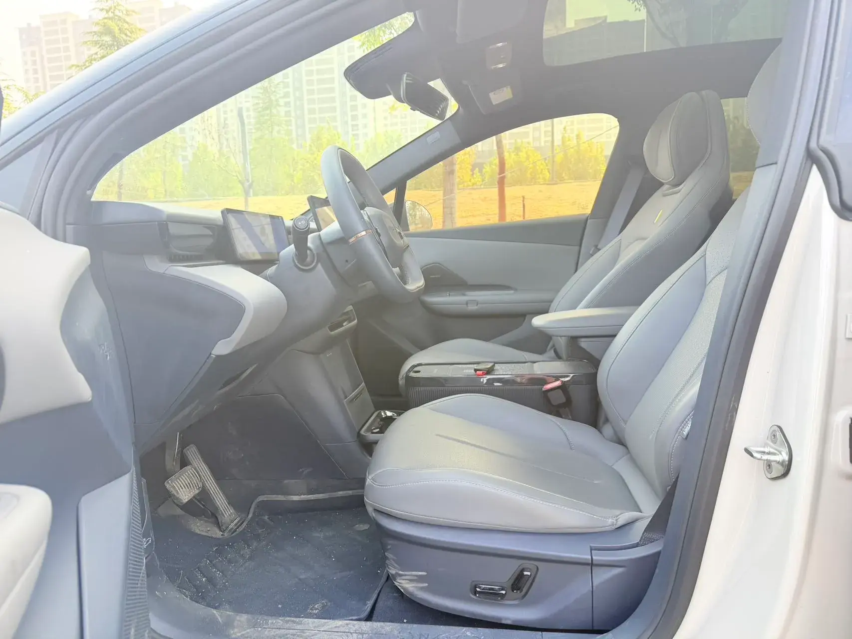 2025 LYNK&CO Z20 thumbnail 4