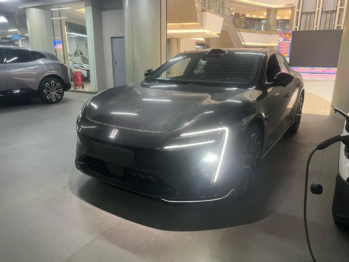 2025 Avatr 06 REEV 156HP REEV