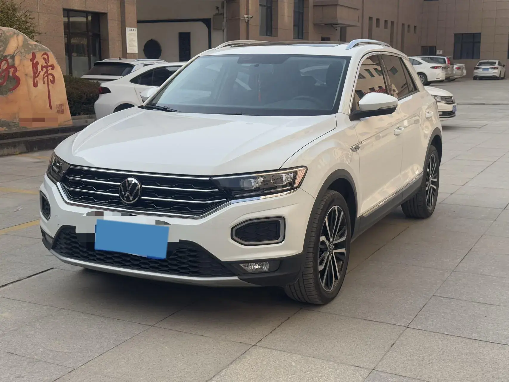 2022 VOLKSWAGEN T-ROC view 1