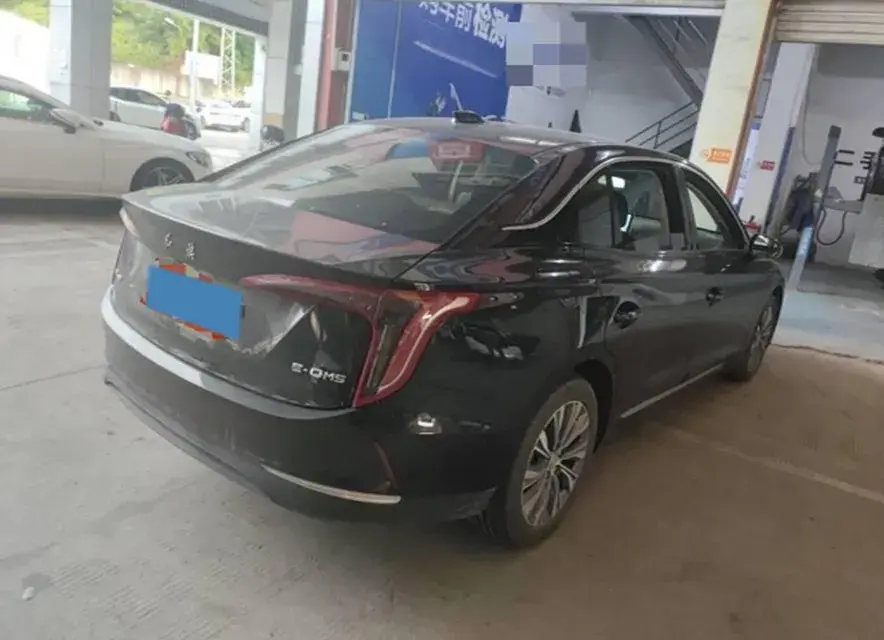 2022 HONGQI E-QM5 thumbnail 2