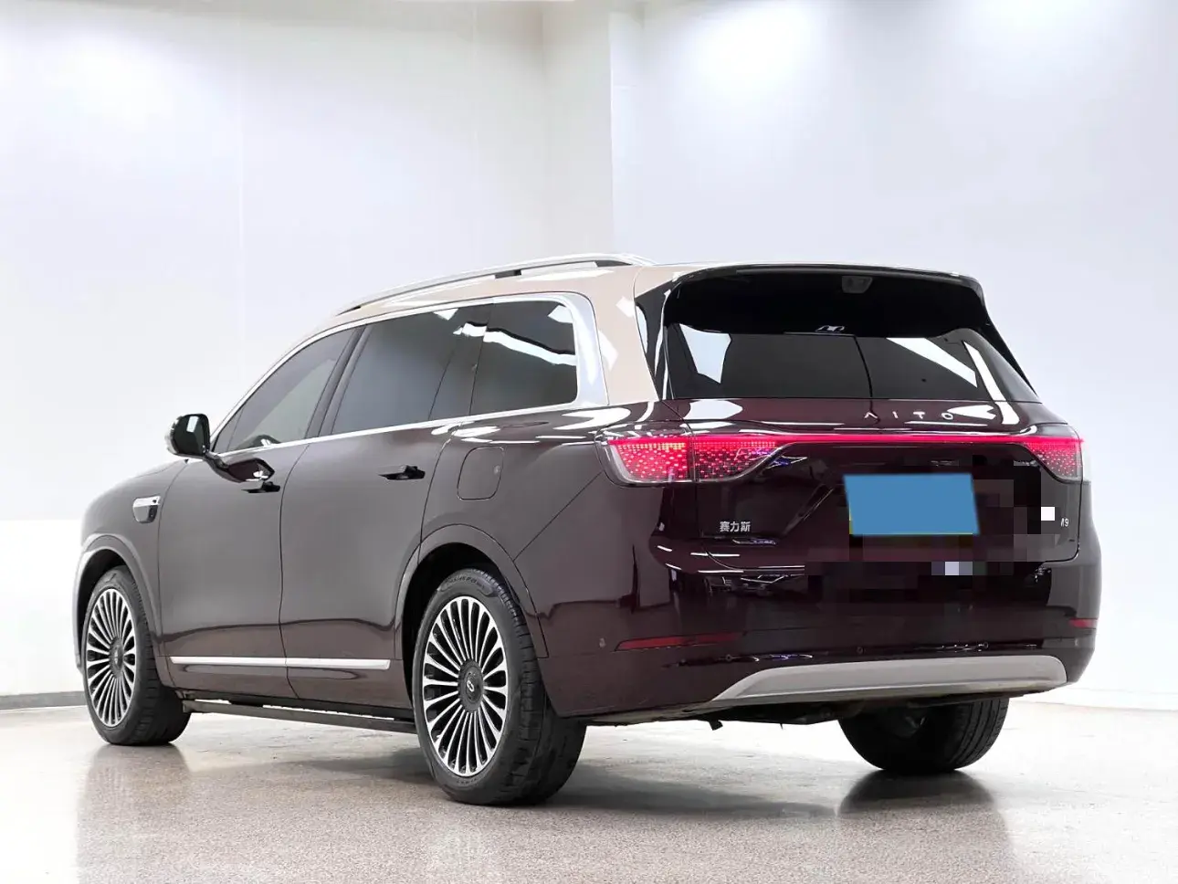 2025 AITO AITO thumbnail 4