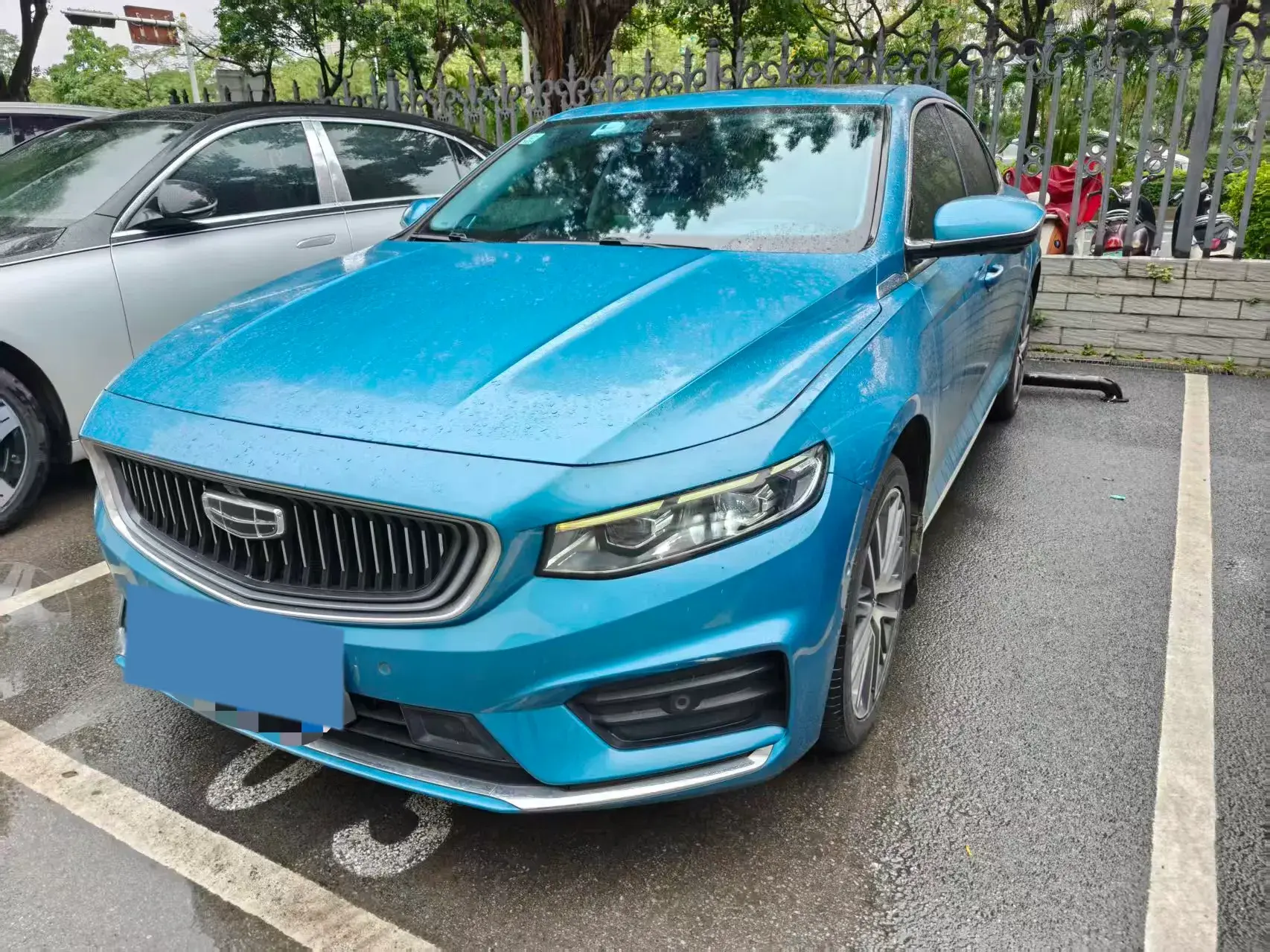 2020 GEELY OKAVANGO view 1