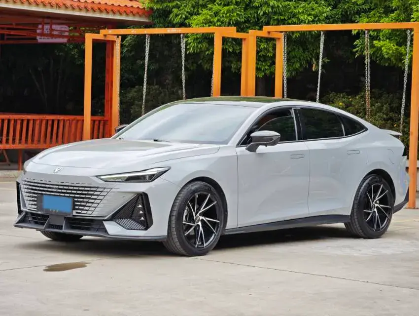 2022 ChangAn UNI-V 1.5T 188HP L4 7DCT