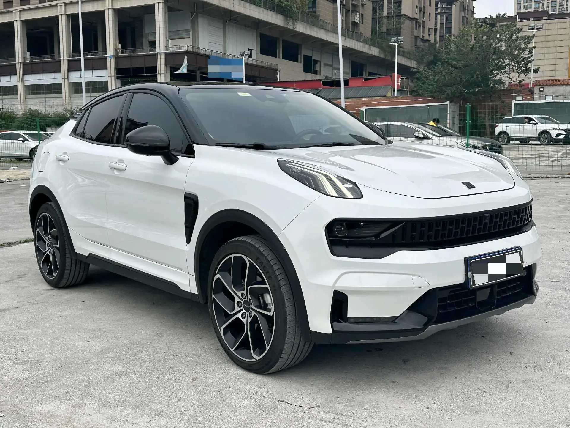 2020 LYNK&CO 05 thumbnail 2