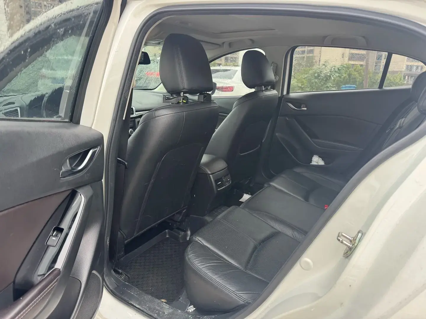 2017 MAZDA 3 thumbnail 3