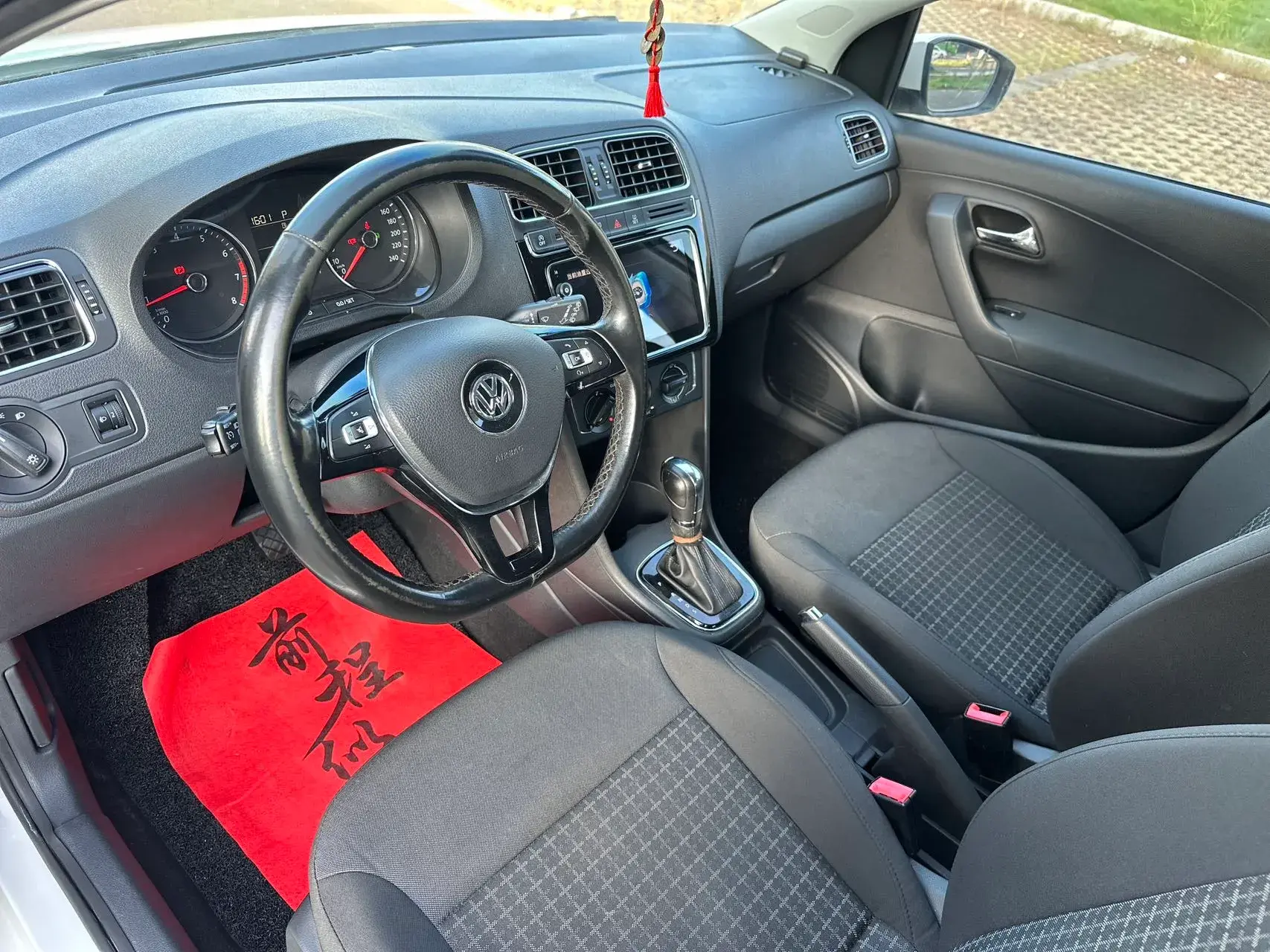 2018 VOLKSWAGEN POLO thumbnail 4