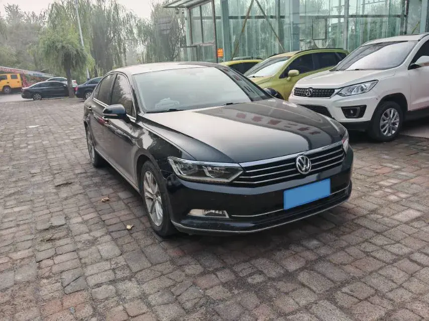 2018 VOLKSWAGEN MAGOTAN thumbnail 2