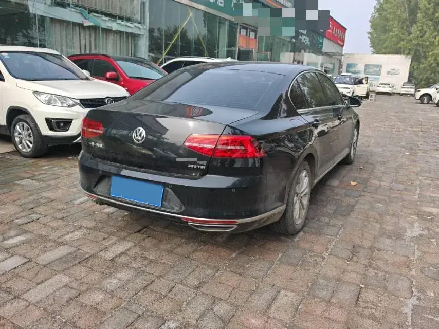 2018 VOLKSWAGEN MAGOTAN thumbnail 3