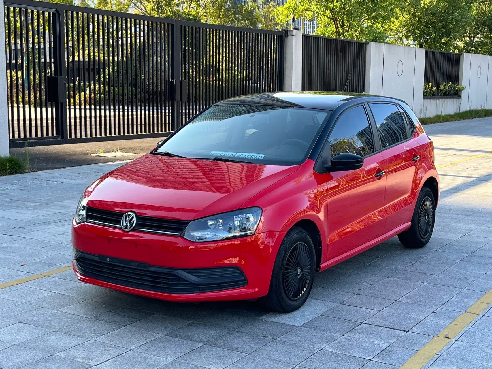 2018 VOLKSWAGEN POLO view 1