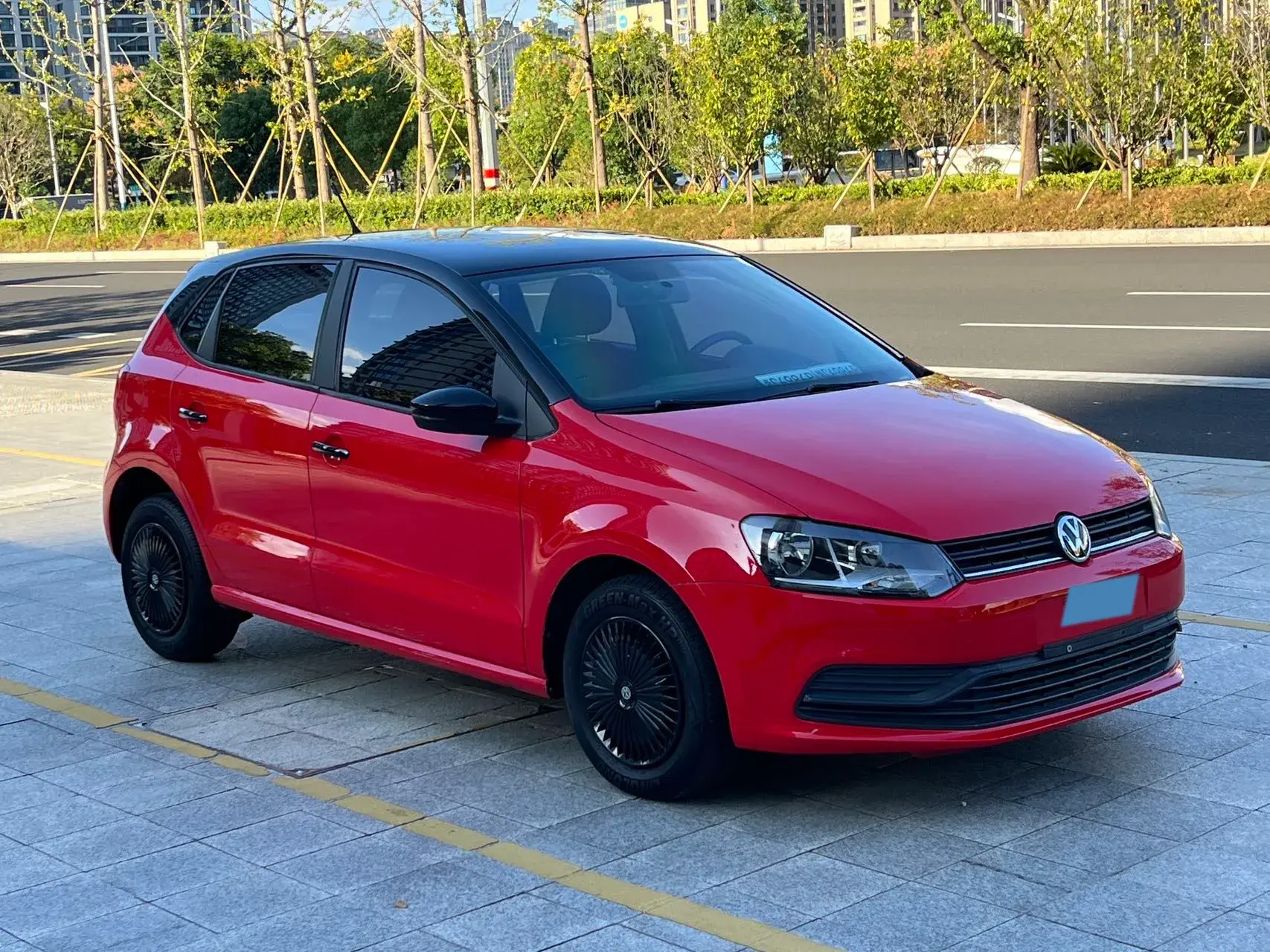 2018 VOLKSWAGEN POLO thumbnail 3