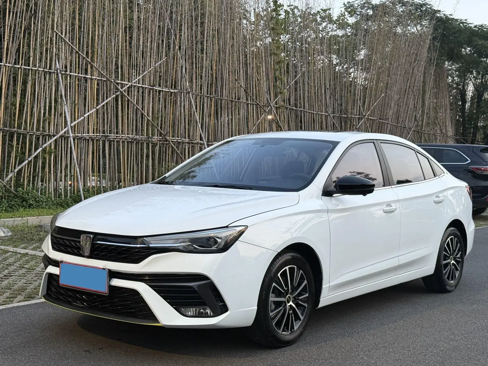 2021 ROEWE I5 view 1