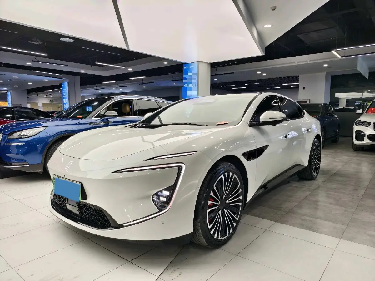 2025 Avatr 12 1.5T 156HP L4 REEV 39.05KWH