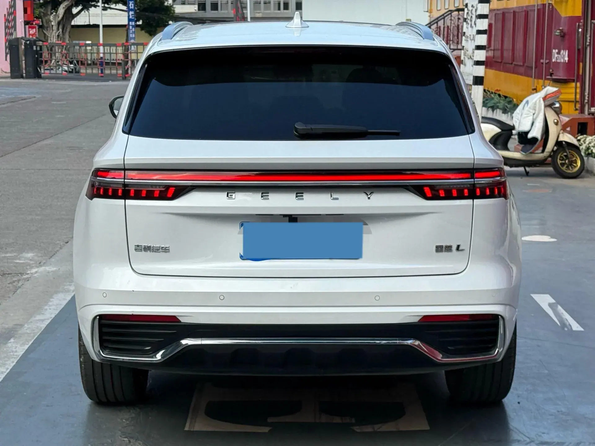 2024 GEELY MONJARO thumbnail 3