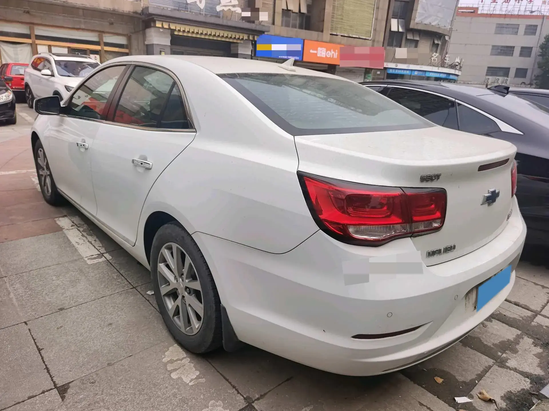 2018 CHEVROLET MALIBU thumbnail 3