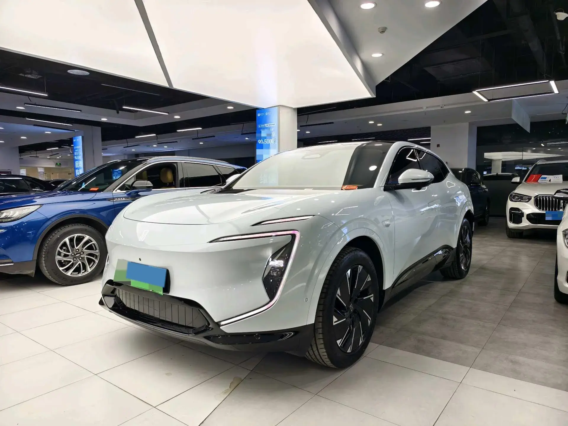 2024 AVATR 07 view 1