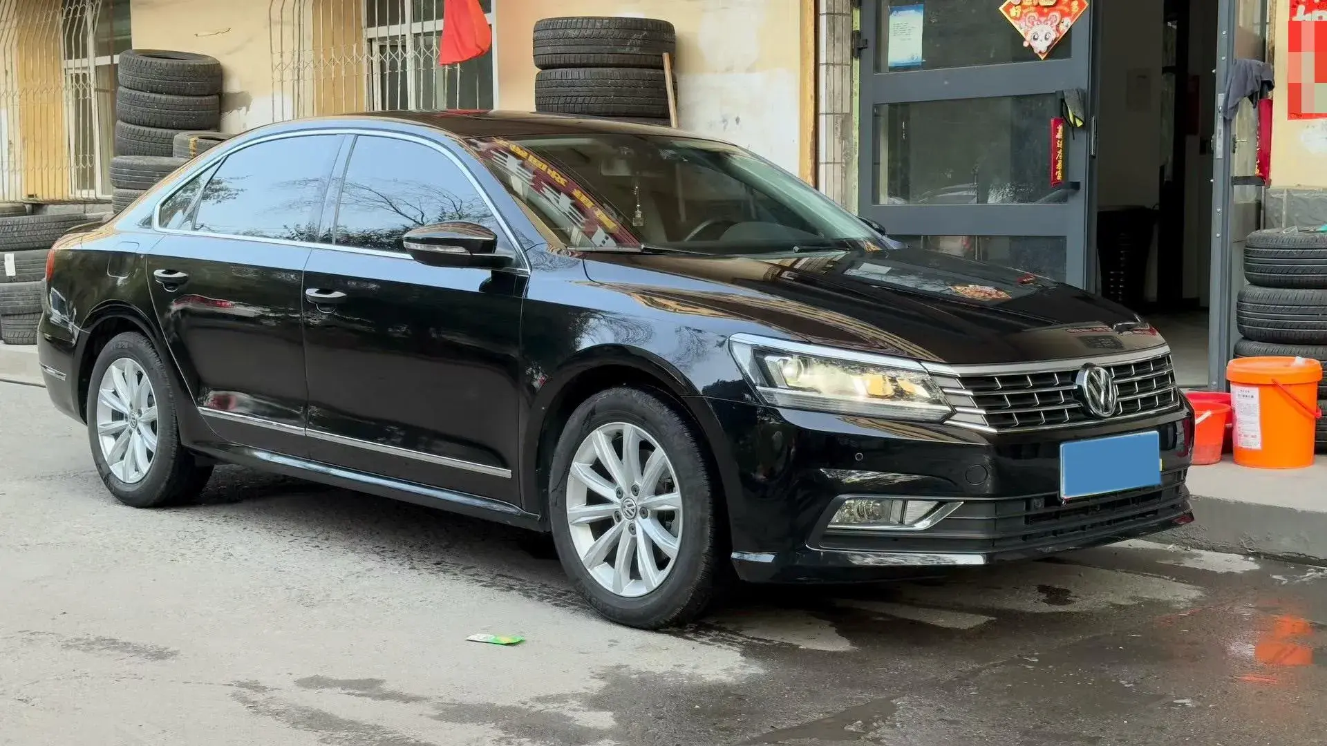 2017 VOLKSWAGEN PASSAT thumbnail 2