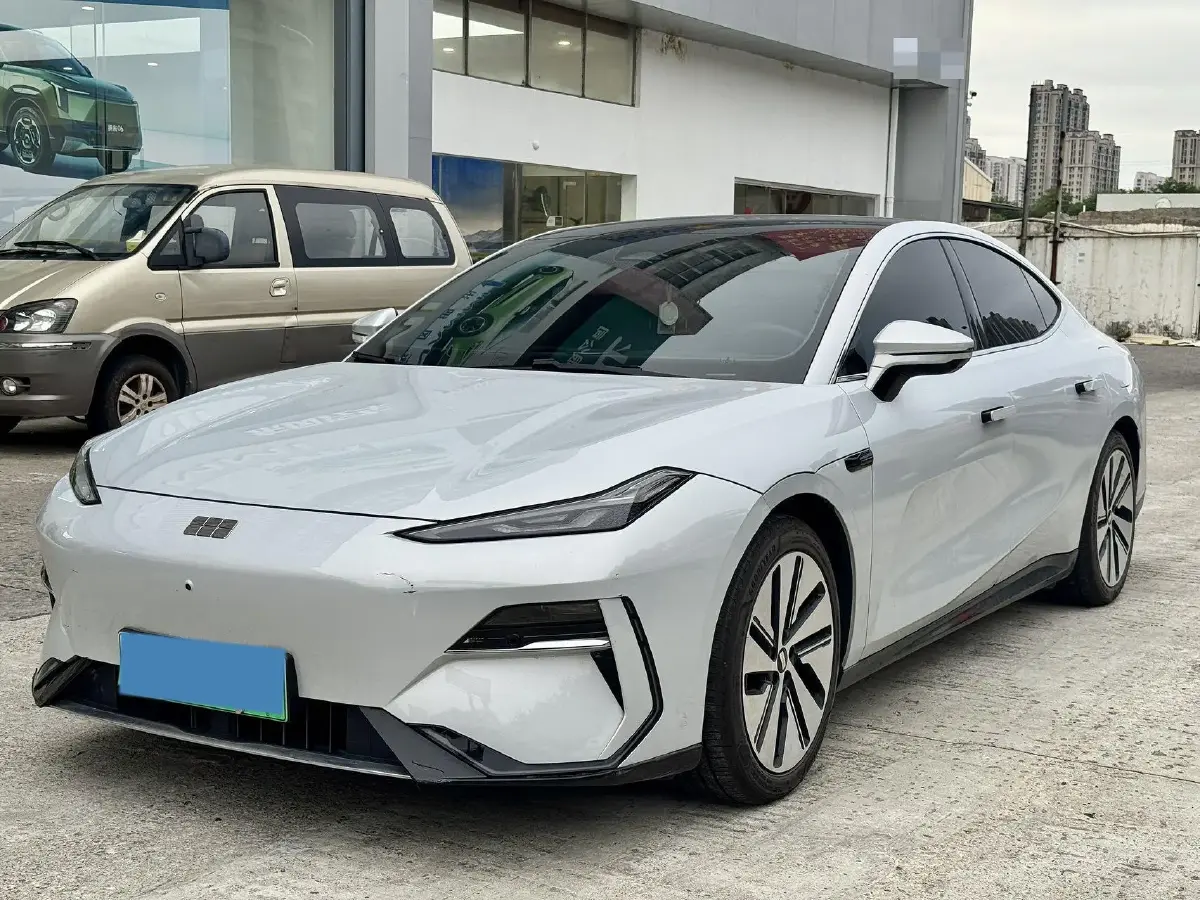 2024 Geely Galaxy E8 BEV 76KWH