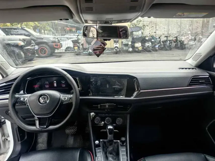 2021 VOLKSWAGEN SAGITAR thumbnail 4