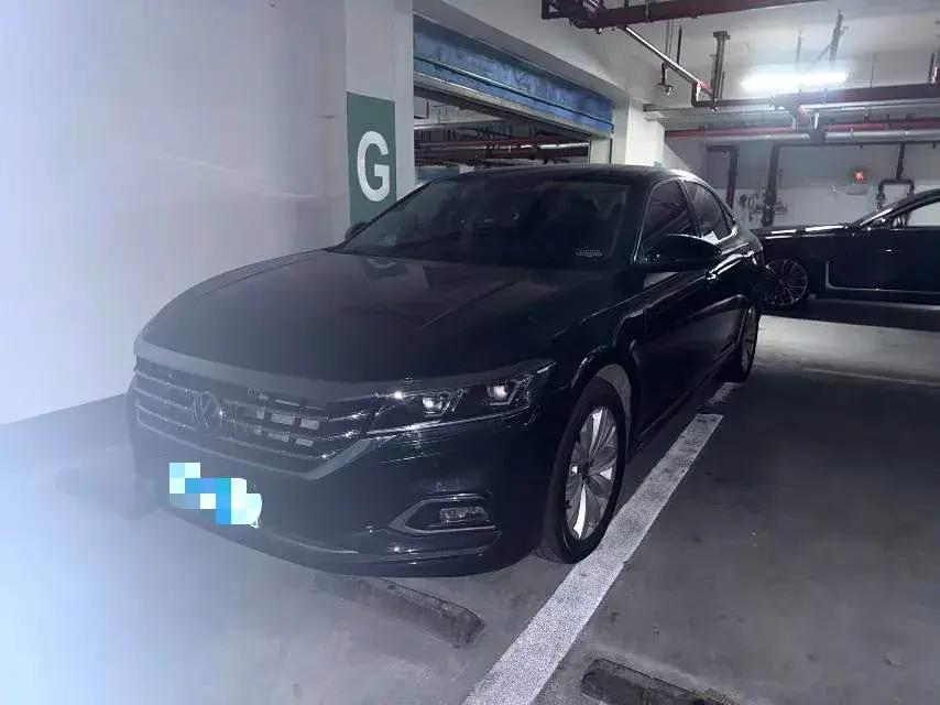 2020 VOLKSWAGEN PASSAT view 1