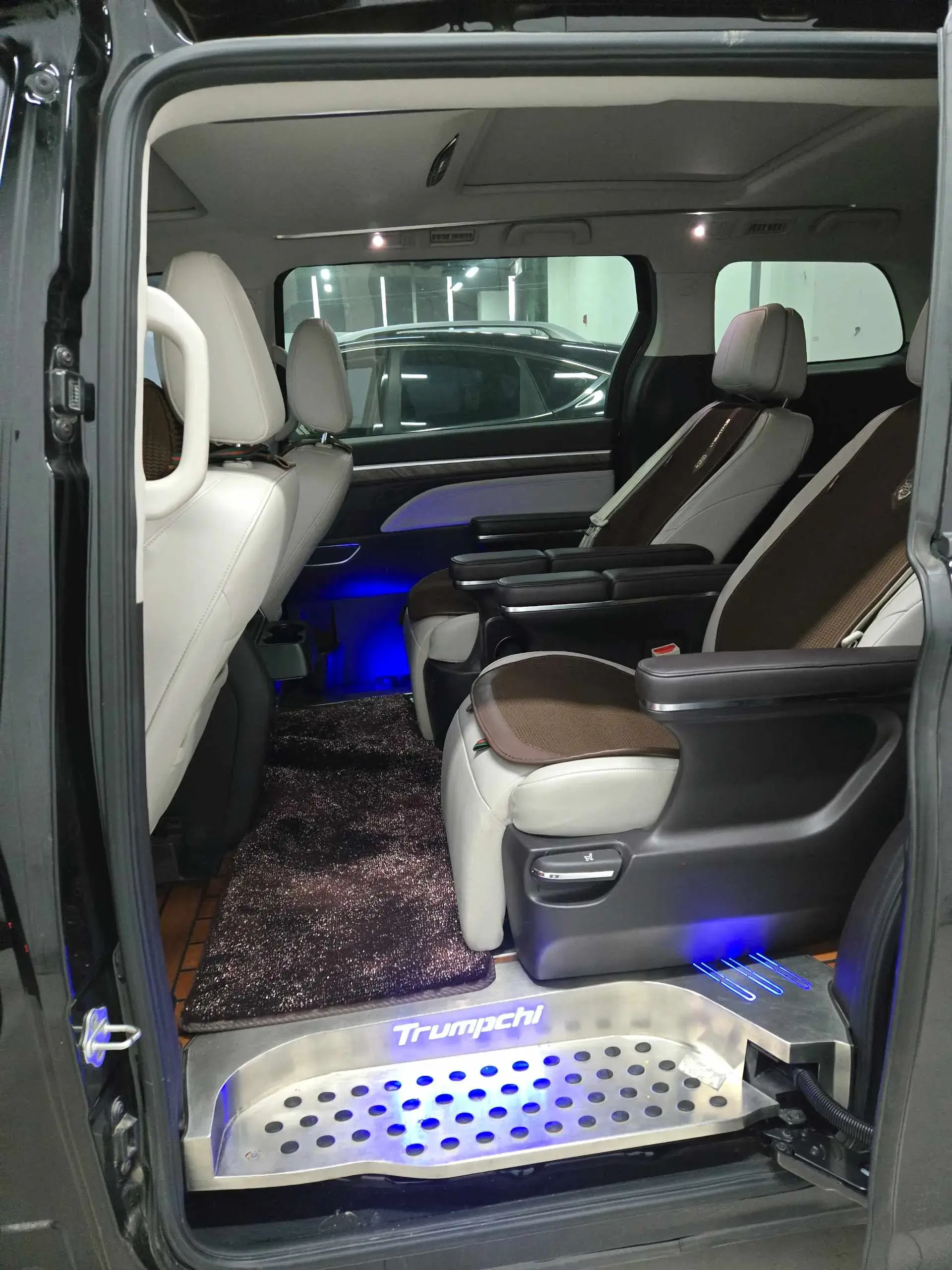 2021 GAC TRUMPCHI thumbnail 3