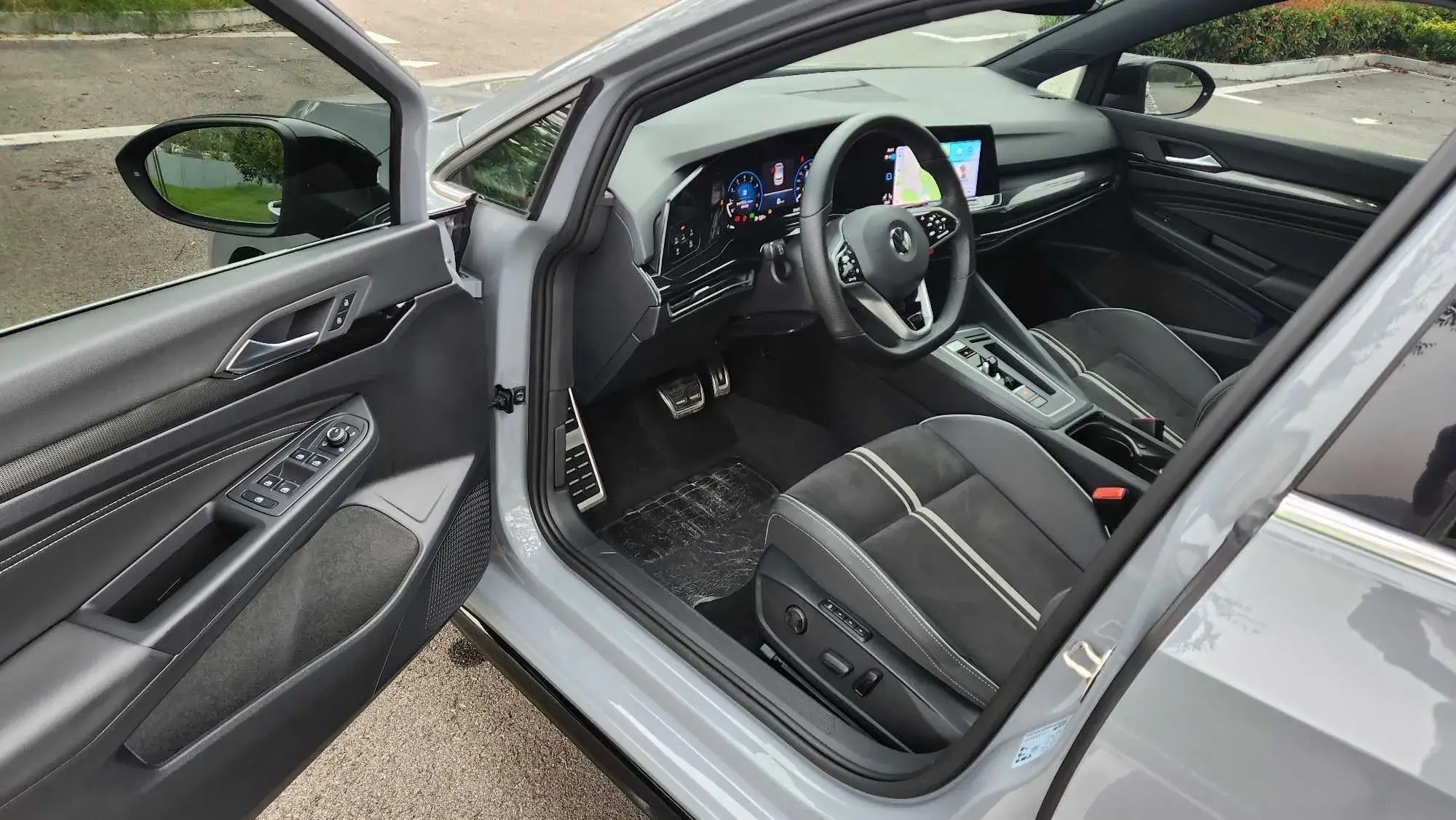 2021 VOLKSWAGEN GOLF thumbnail 2