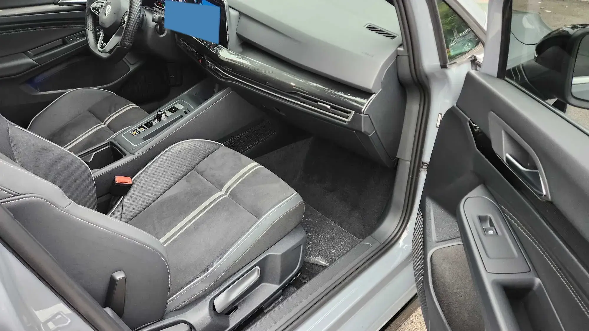 2021 VOLKSWAGEN GOLF thumbnail 3