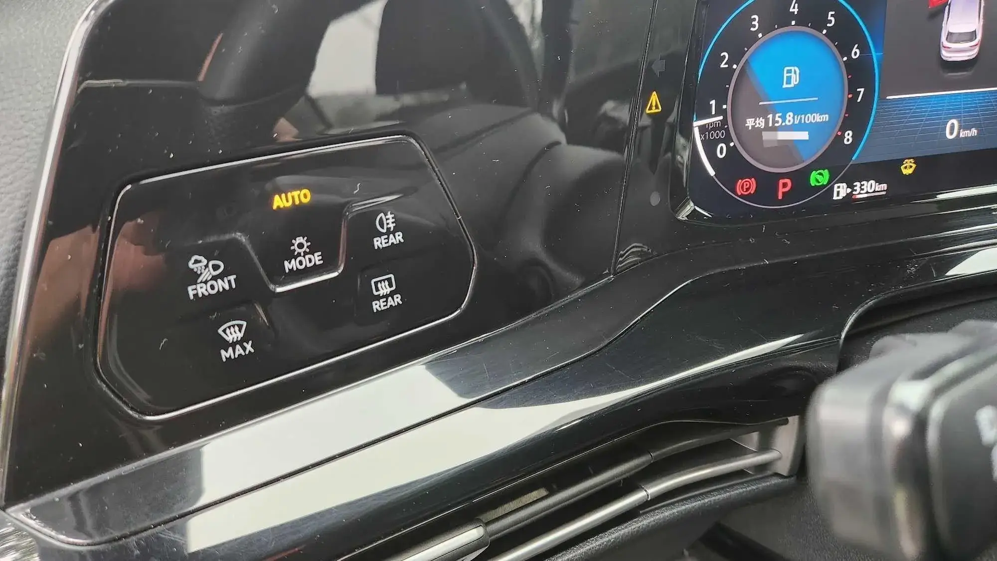 2021 VOLKSWAGEN GOLF thumbnail 4