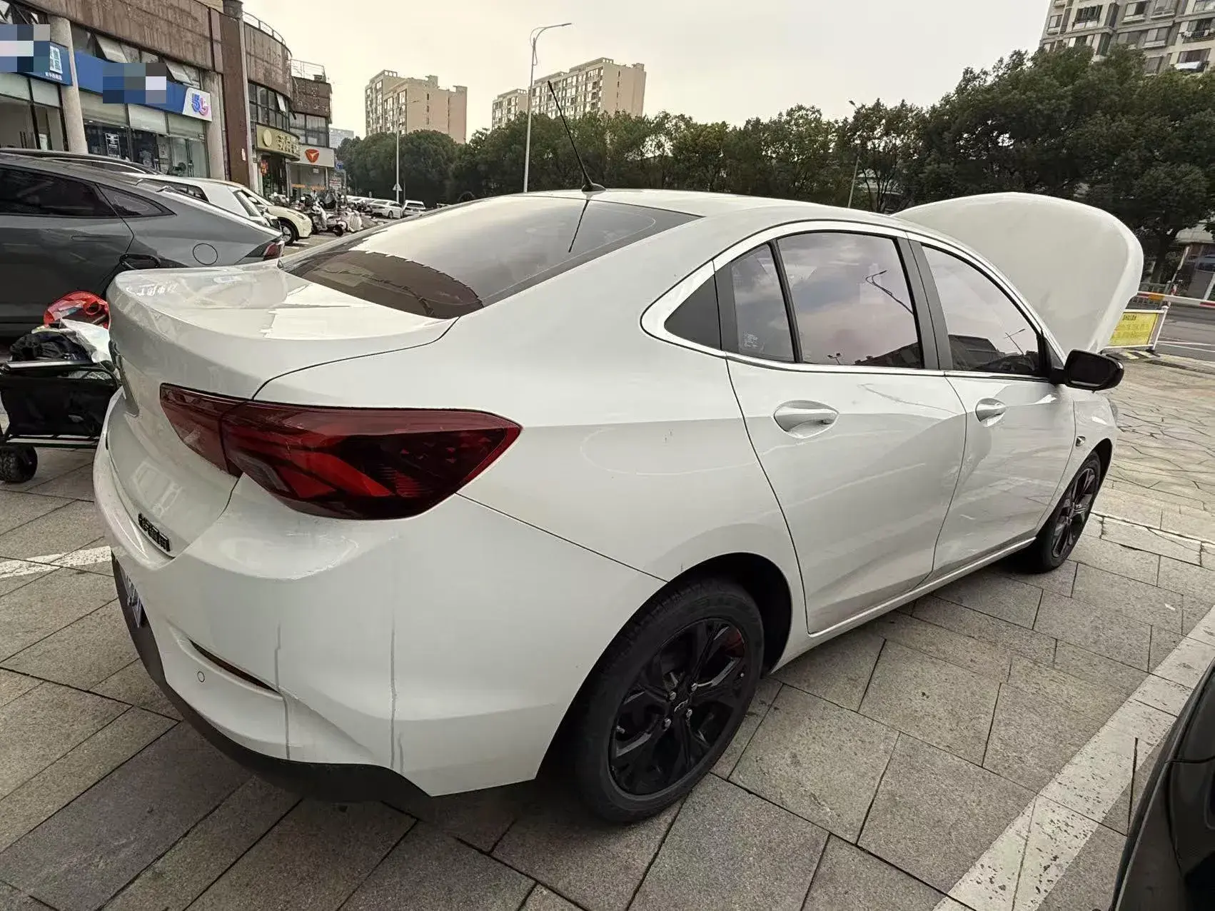 2020 CHEVROLET CAVALIER thumbnail 3