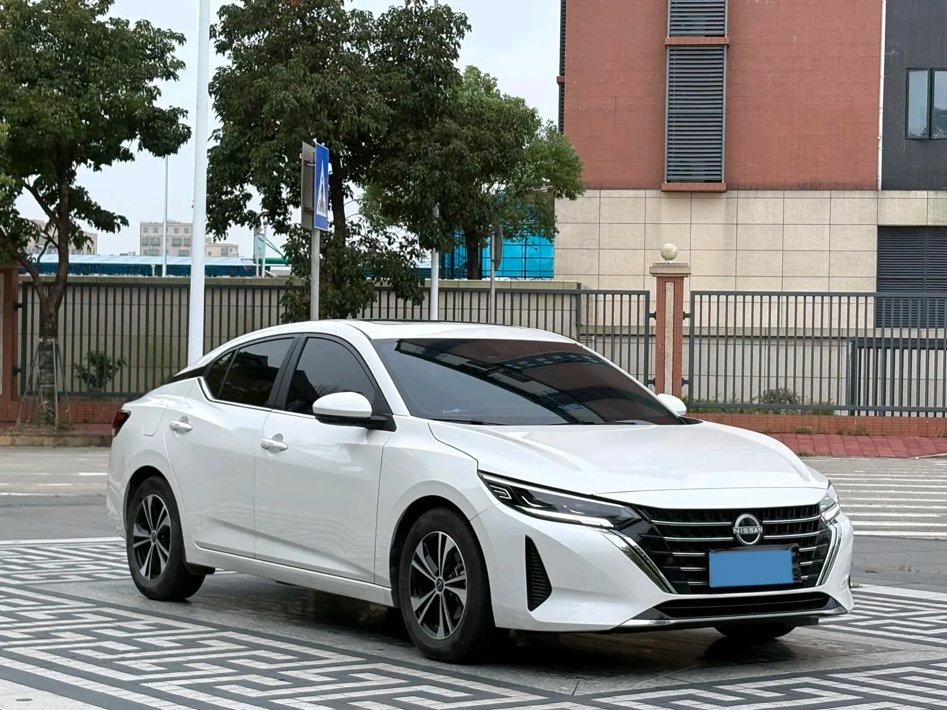 2023 NISSAN SYLPHY thumbnail 3