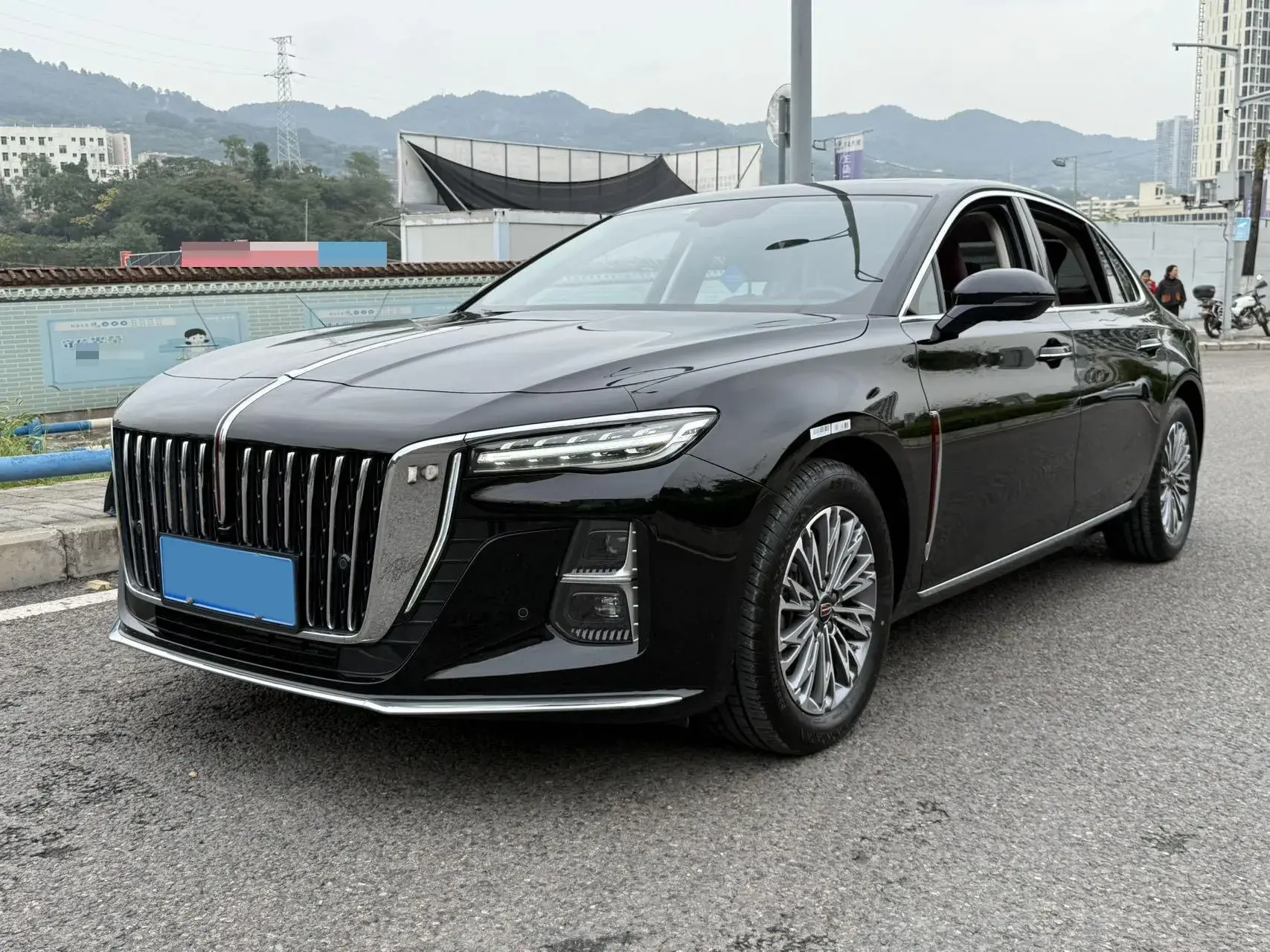 2024 HONGQI H5 view 1