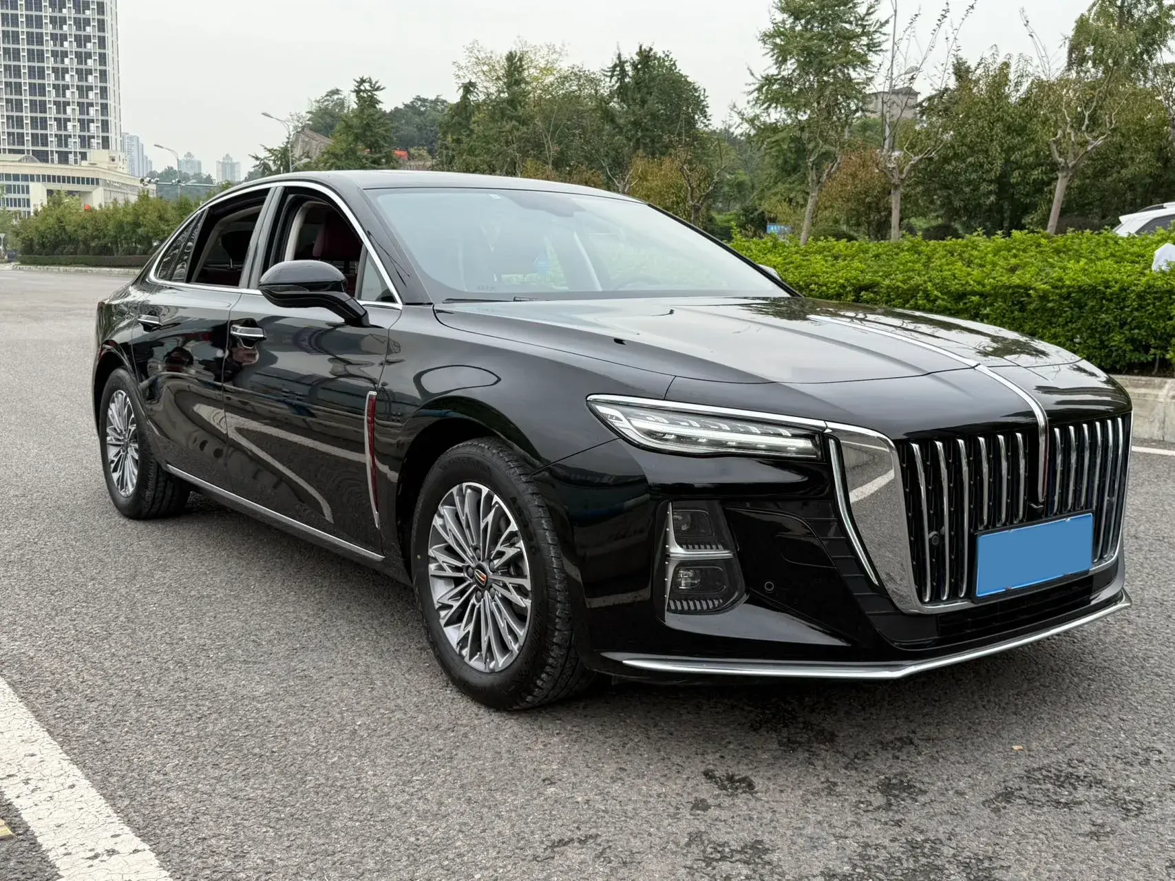 2024 HONGQI H5 thumbnail 3