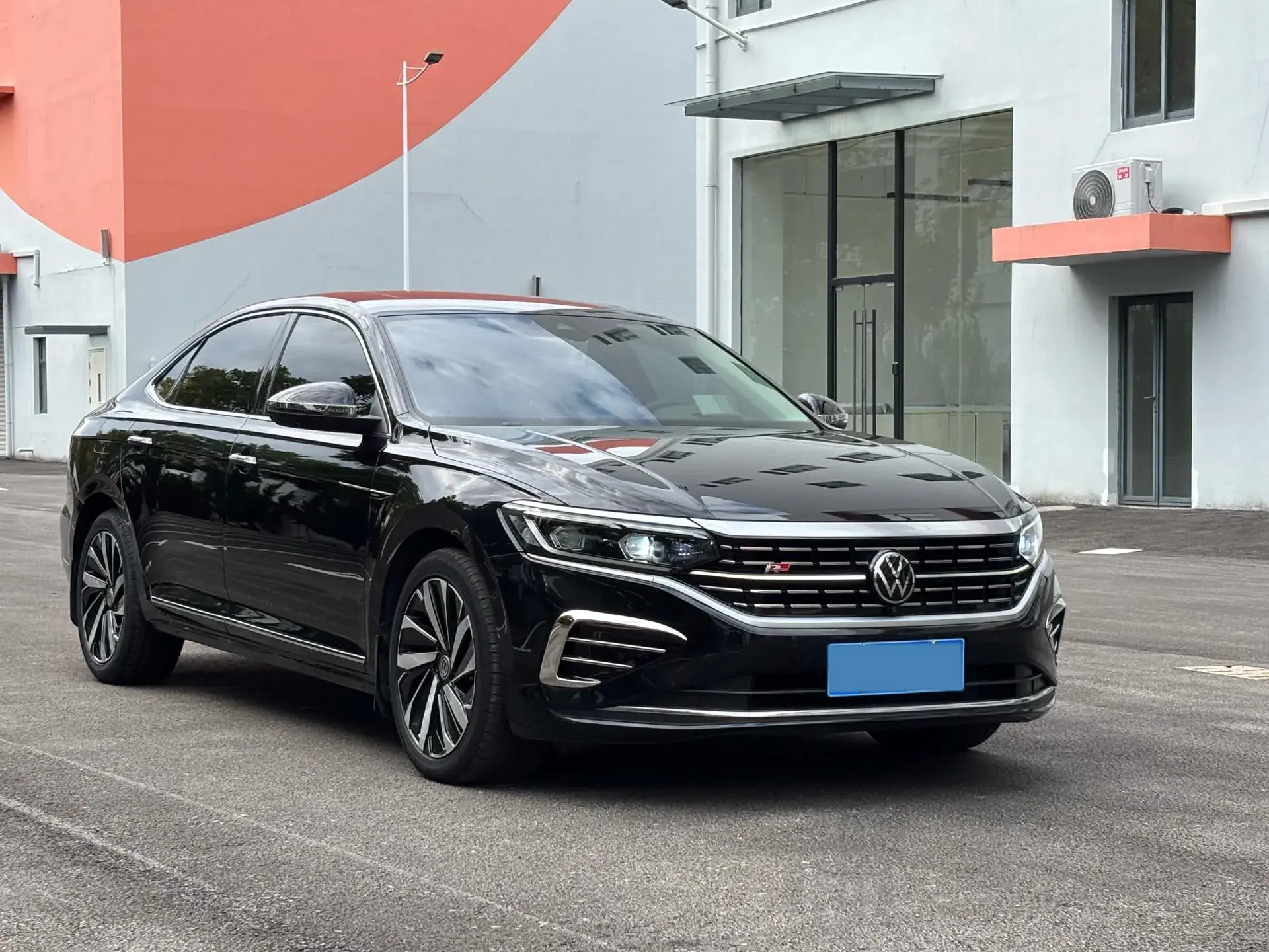 2023 VOLKSWAGEN PASSAT thumbnail 3