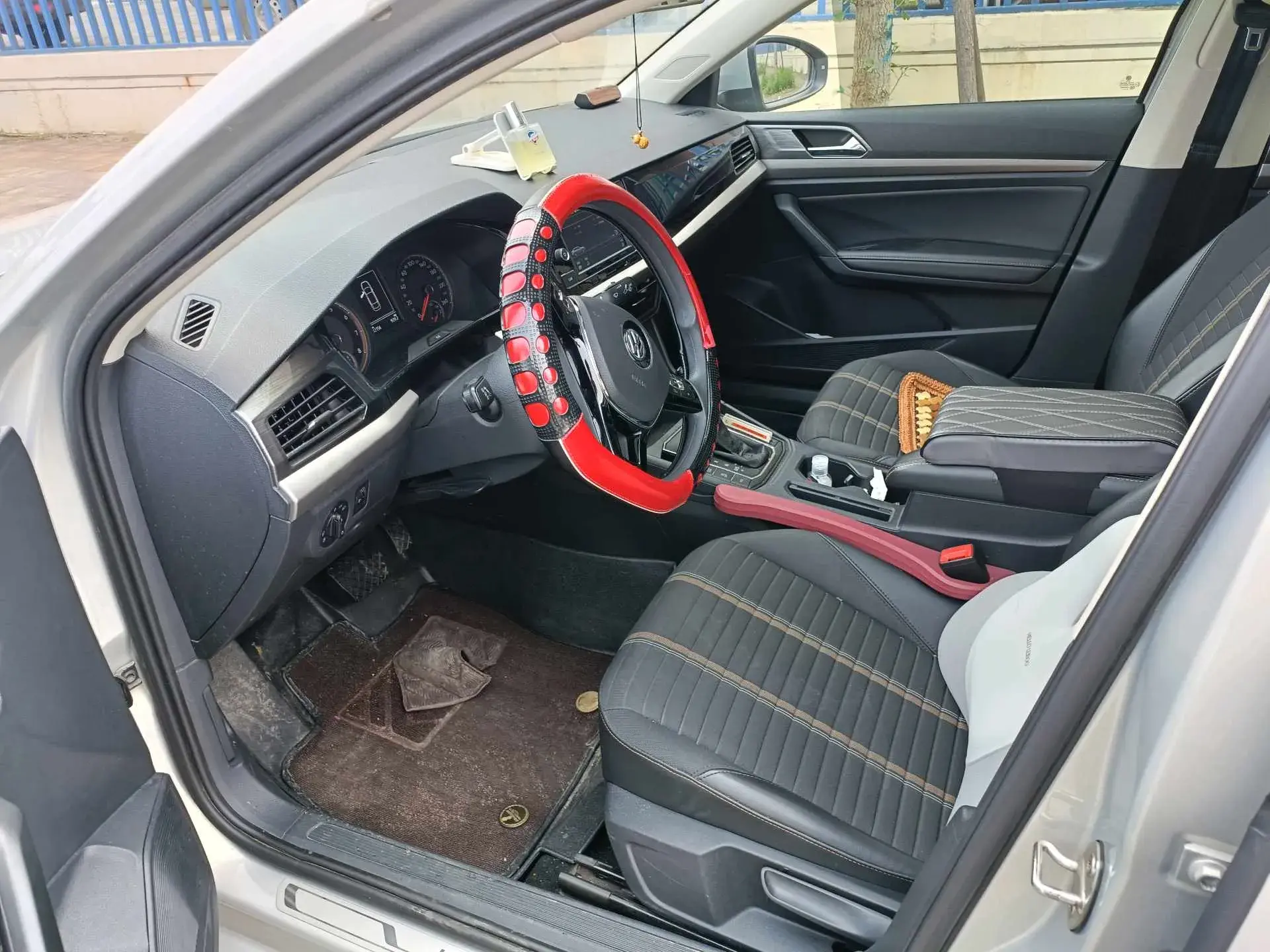 2018 VOLKSWAGEN LAVIDA thumbnail 3