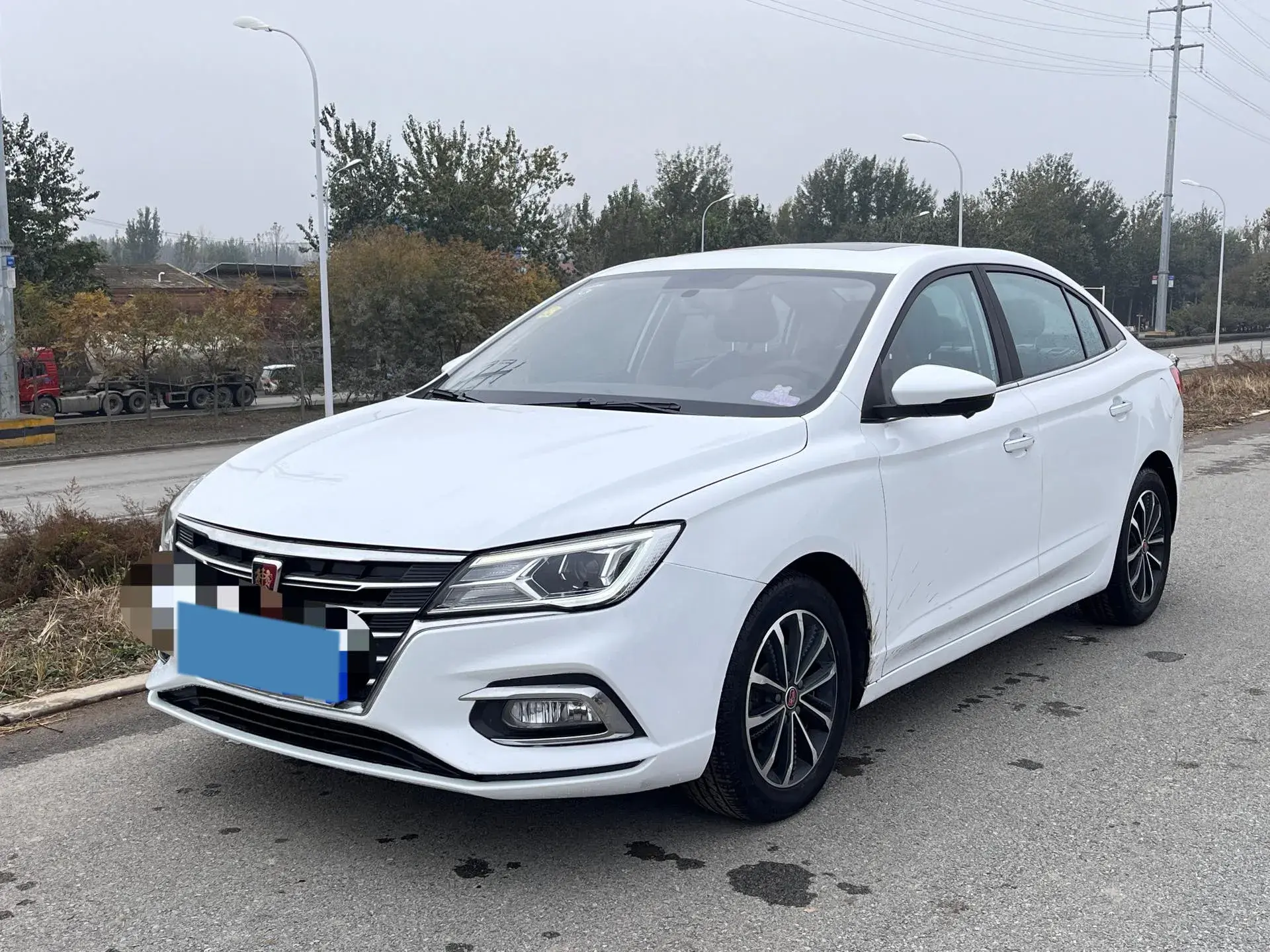 2020 ROEWE I5 view 1