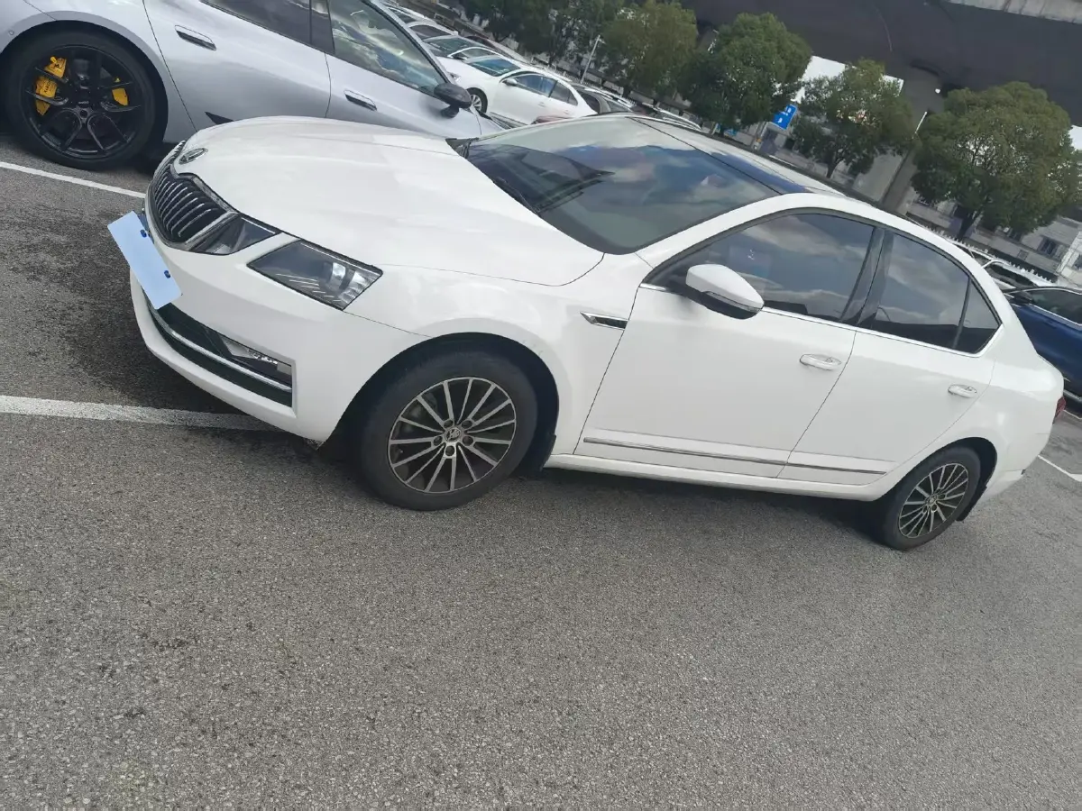 2018 Skoda Octavia 1.6L 110HP L4 6AT