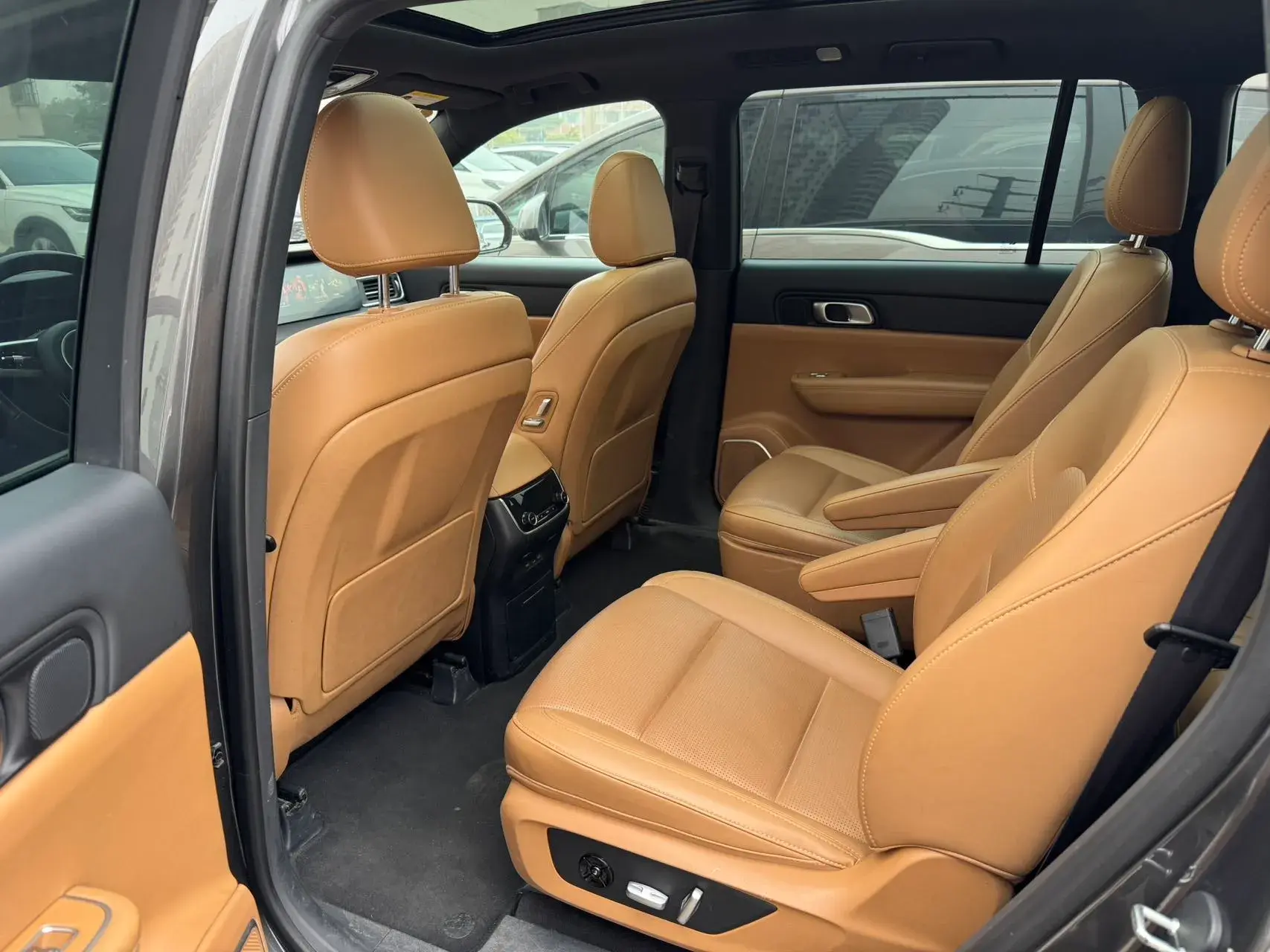 2021 LI ONE thumbnail 3