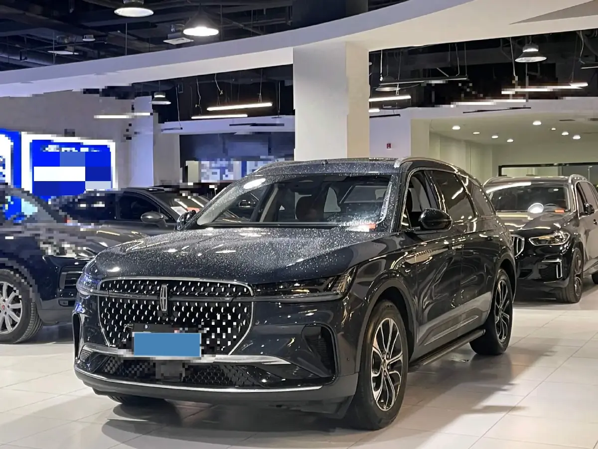 2023 Lincoln Nautilus 2.0T 261HP L4 8AT