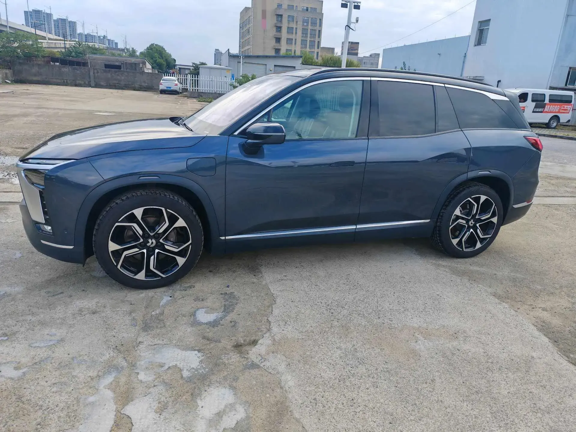 2020 NIO ES8 thumbnail 2