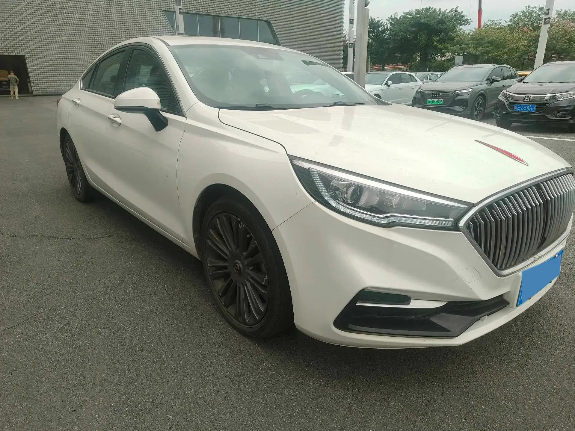 2019 HONGQI H5 thumbnail 3