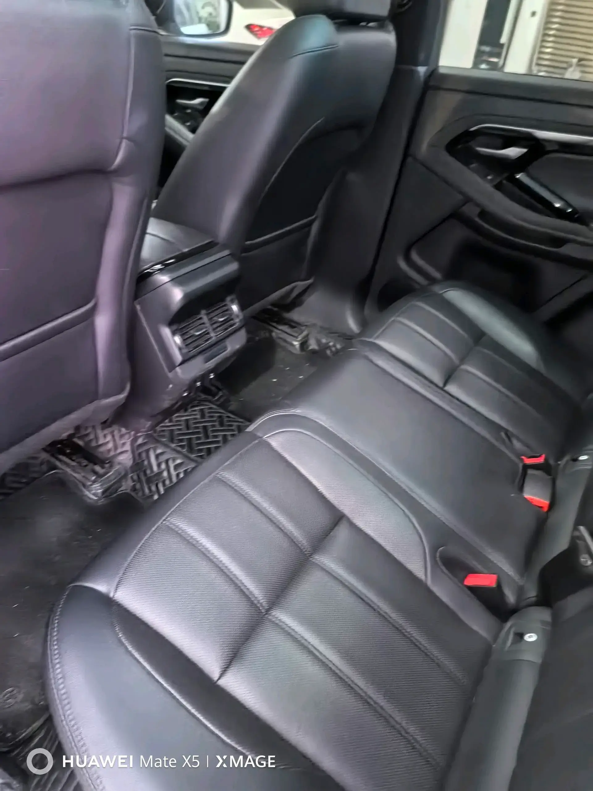 2020 LAND ROVER thumbnail 4