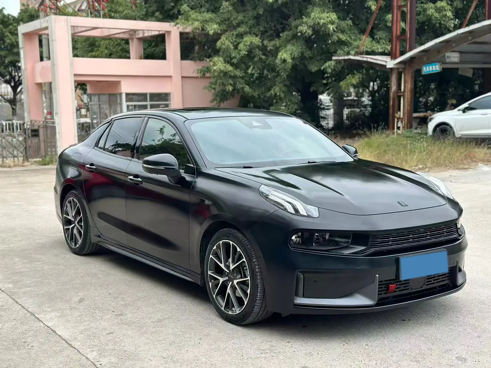 2018 LYNK&CO 03 thumbnail 3