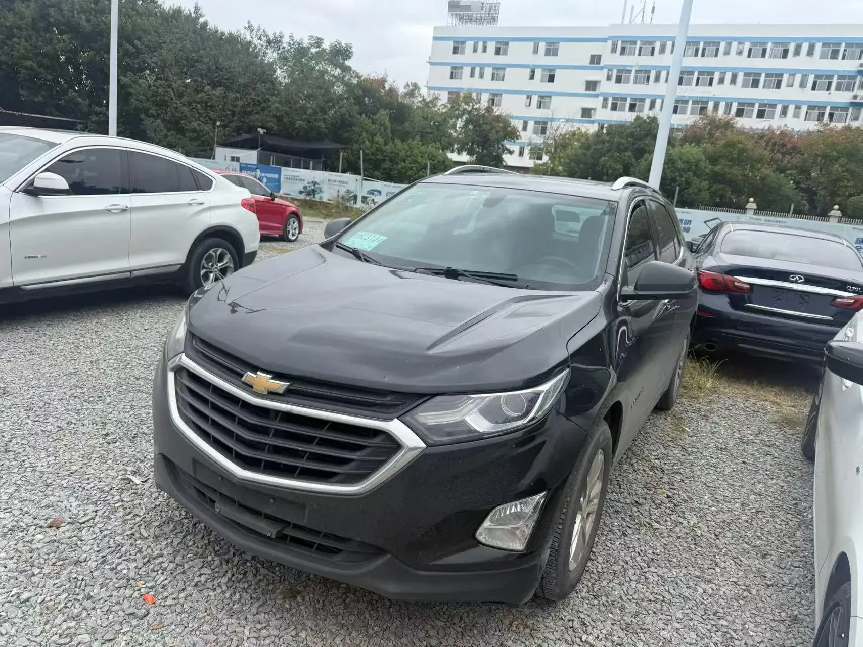2018 CHEVROLET EQUINOX view 1