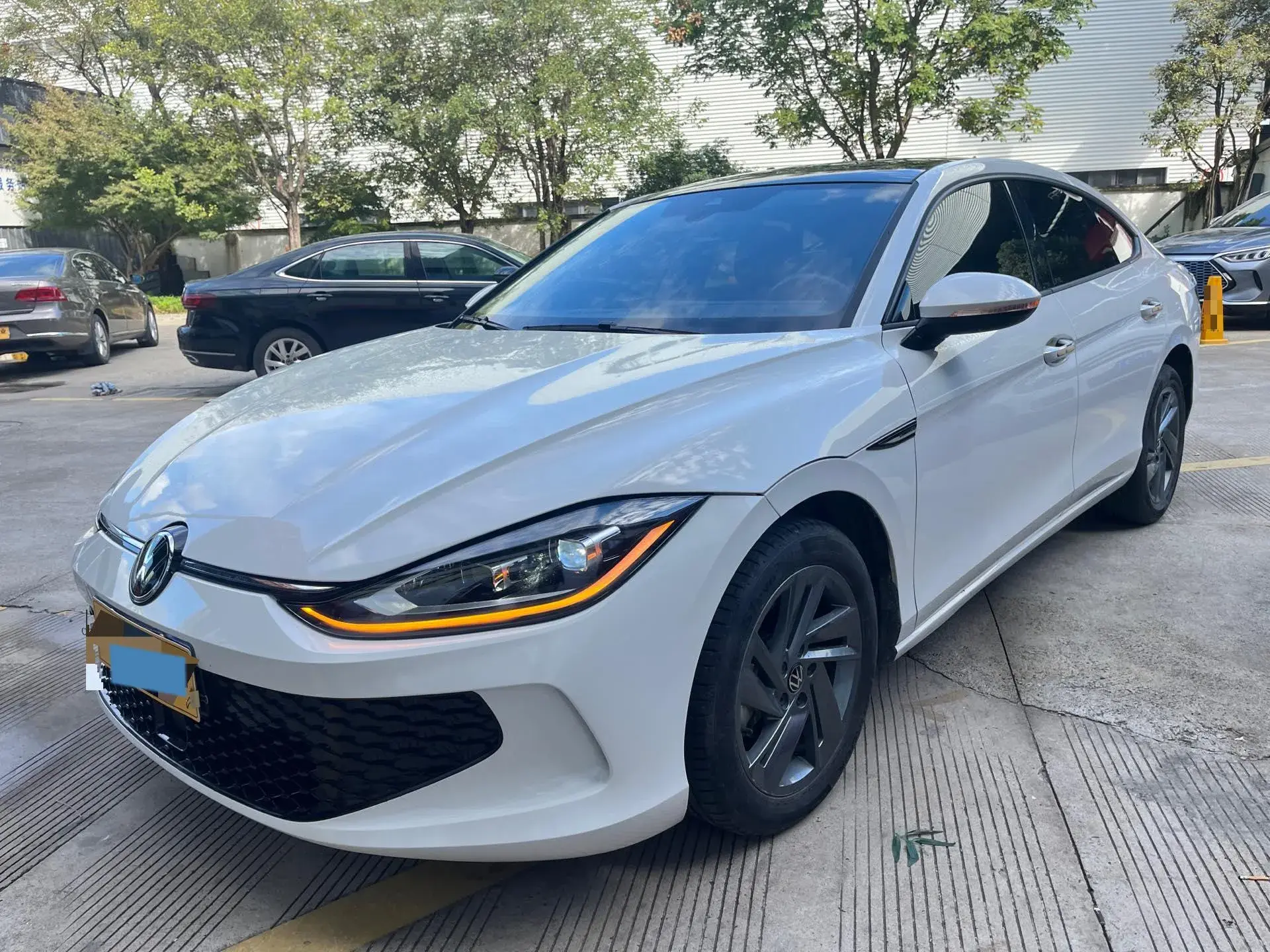 2022 VOLKSWAGEN LAMANDO view 1