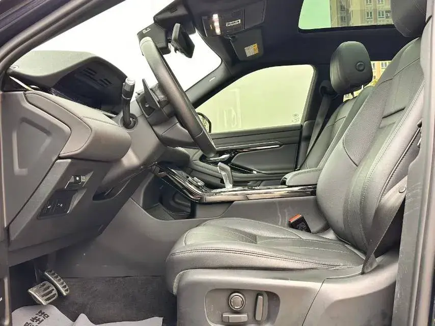 2020 LAND ROVER thumbnail 4