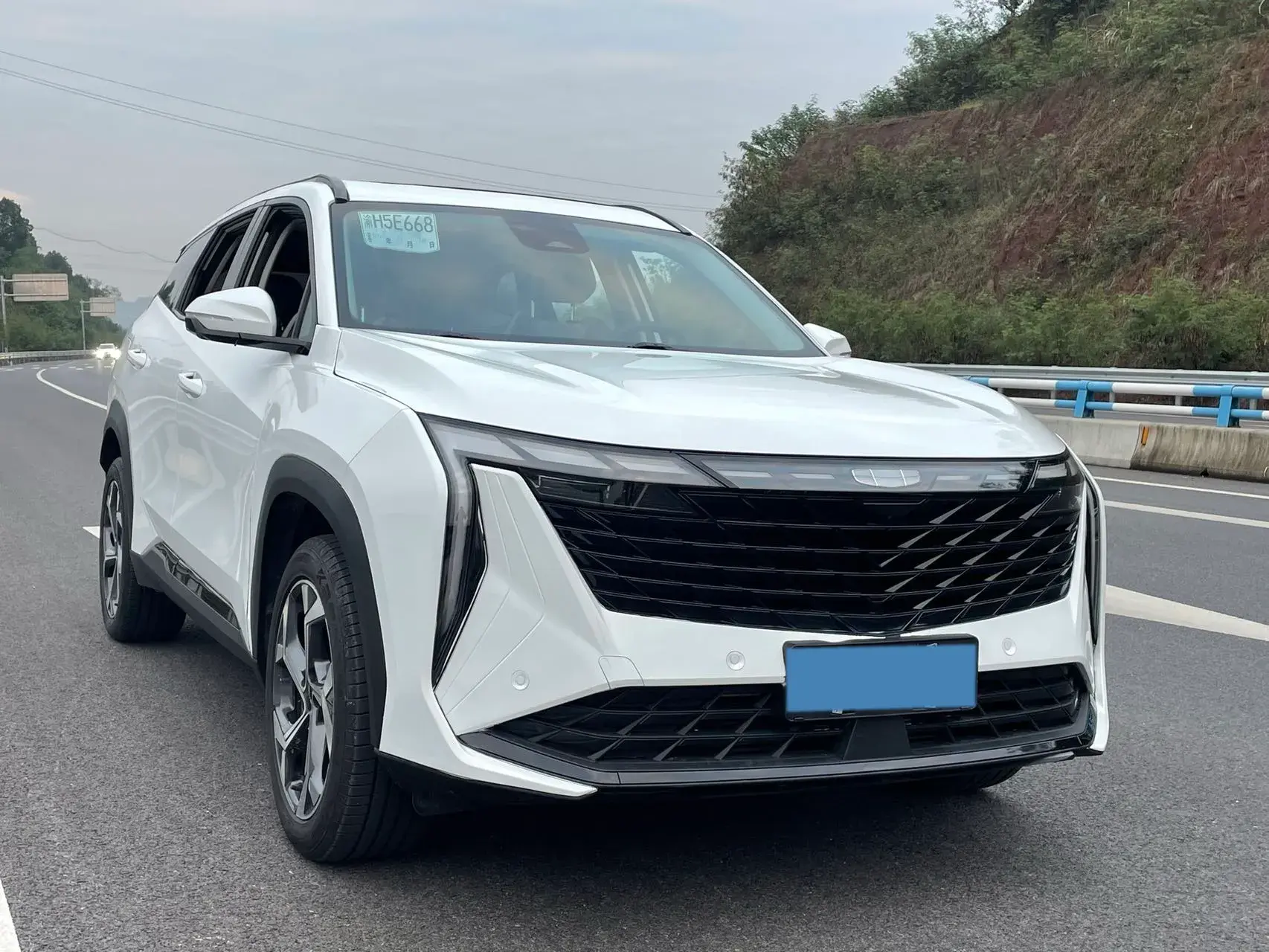 2023 GEELY STARRAY thumbnail 3